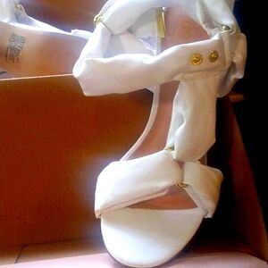 Gamora strappy ShoeDazzle white  heel 8